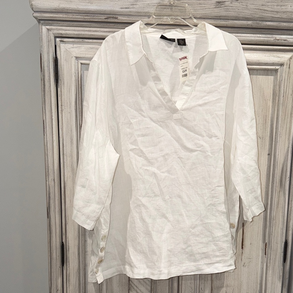 Tahari White Casual Button Down Shirt